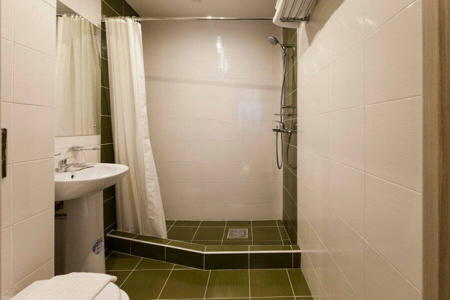 Фотографии номера Стандартный трехместный номер в Гостинице Приорат Гатчина