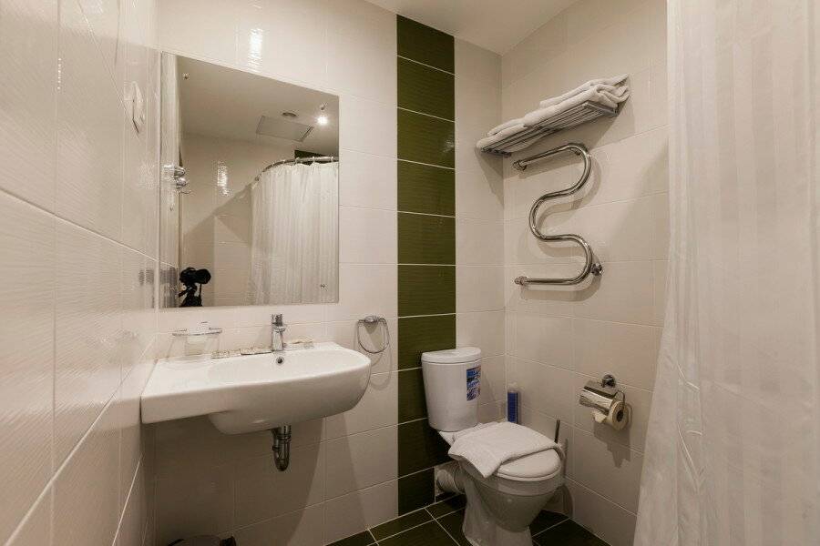 Фотографии номера Стандартный трехместный номер в Гостинице Приорат Гатчина